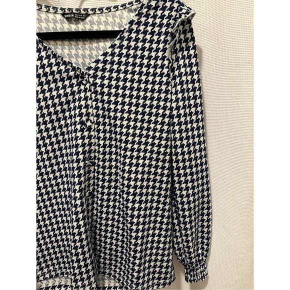 Navy Shirt with Pattern - Size M - Picture 4 of 7